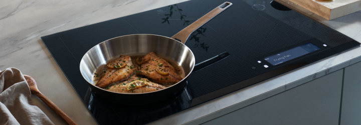 Cooking with the frying function on the Electrolux SenseFry hob